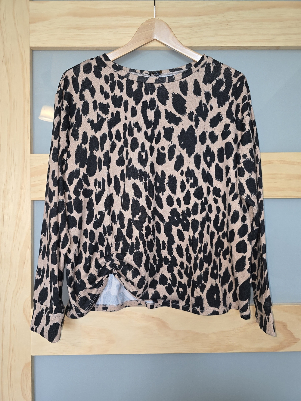Lee Leopard-Print Crew Neck Sweater - Black on Tan